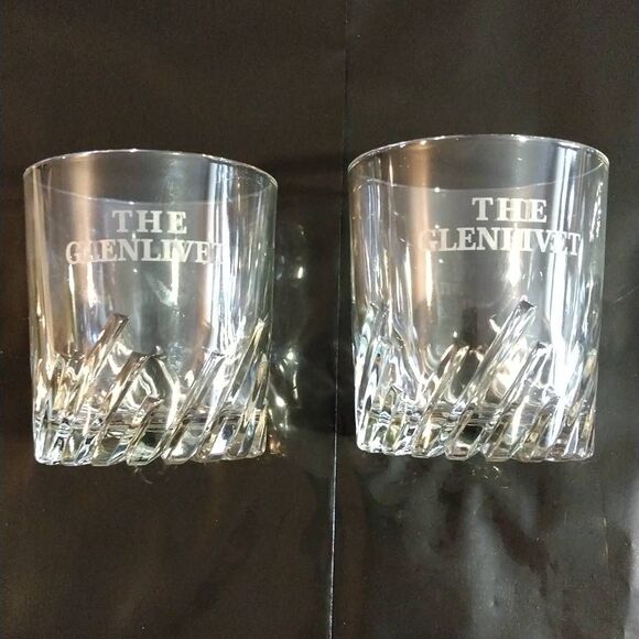 2 The Glenlivet Whiskey Rocks Glasses - Picture 4 of 7